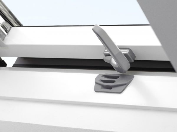 Окно мансардное VELUX Оптима 66х118 GLP FR06 0073BIS нижнее открывание