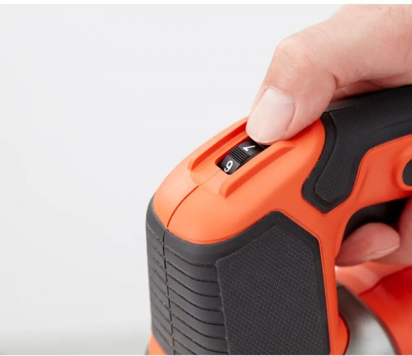 Электролобзик Black+Decker BES610