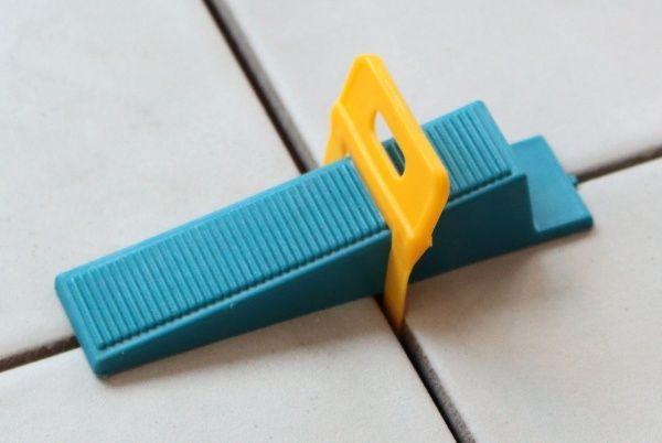 Система выравнивания плитки Т-Нова основа СВП-Нлс 1 мм 50 шт./уп.