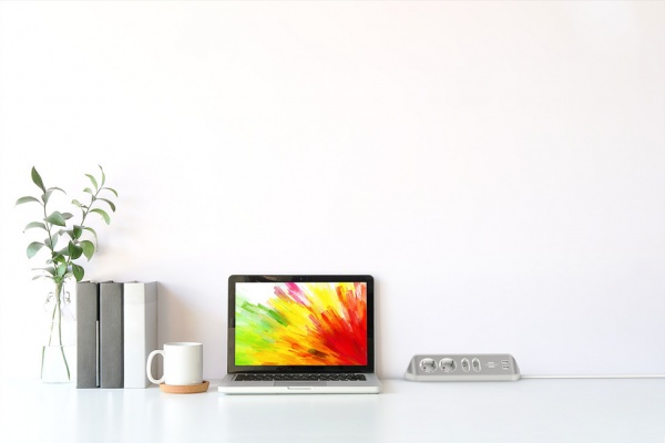 Удлинитель бытовой Brennenstuhl Estilo с USB с заземлением 4 гн. бело-серый 2 м 1153590420 