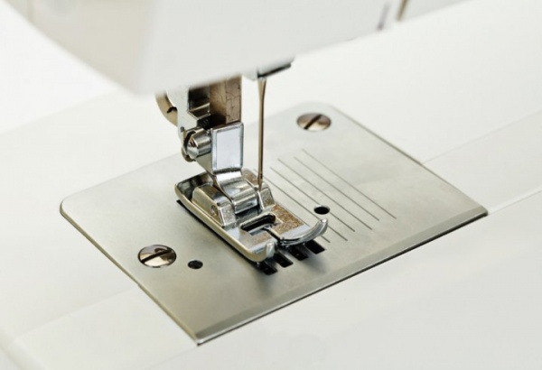 Швейна машина Minerva M10B 