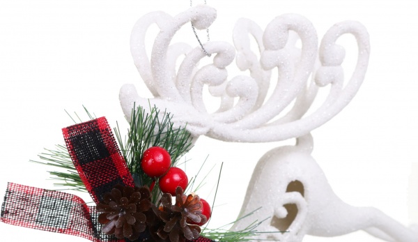 Ялинкова іграшка Олень білий 21x14 см E09028 