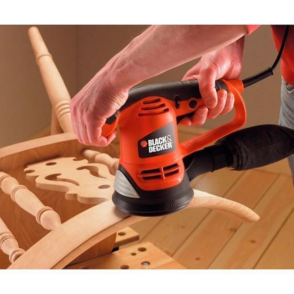 Эксцентриковая шлифмашина Black+Decker KA191EK