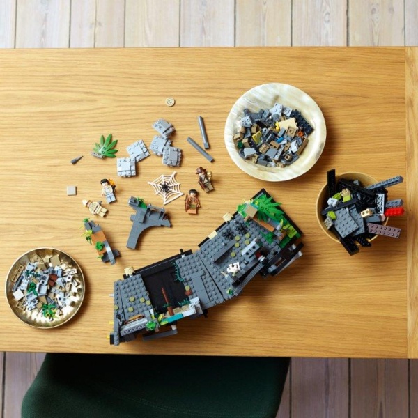 Конструктор LEGO Ideas Храм Золотого Ідола 77015