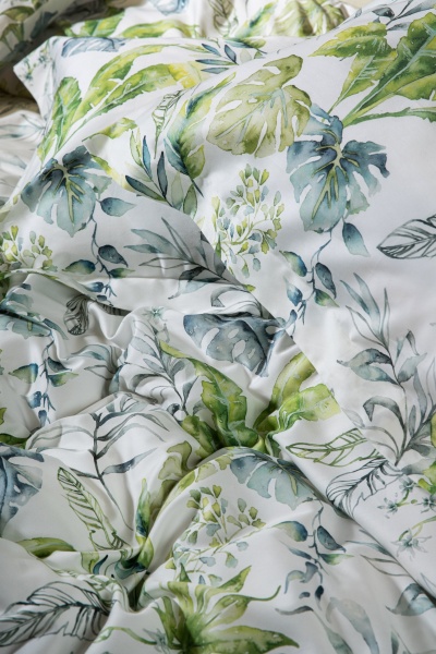 Комплект постельного белья Flora семейный белый с рисунком Decoflux 