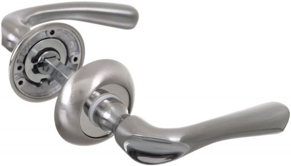 Ручка дверна Latuna на розетці без замикання 62 мм матовий нікель