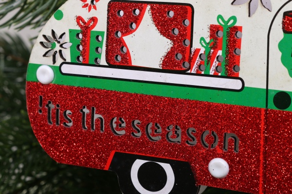 Декоративная подвеска Трейлер 18x10 см разноцветный NY21037