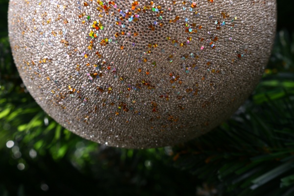 Ялинкова іграшка у формі кулі 10 см в в асортименті 