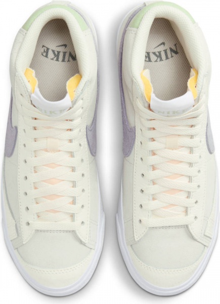 Кроссовки Nike WMNS NIKE BLAZER MID '77 FN7775-100 р.37,5 разноцветный