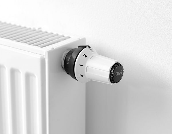 Термостатический комплект Danfoss радиаторный RAS-CK + RLV-KS угловой
