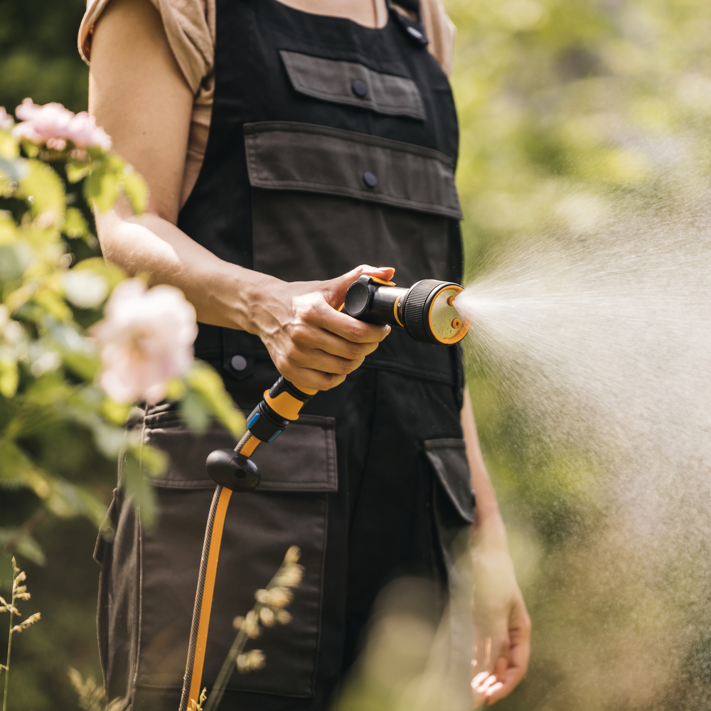 Пістолет-розпилювач Fiskars для поливу 3 функції CF