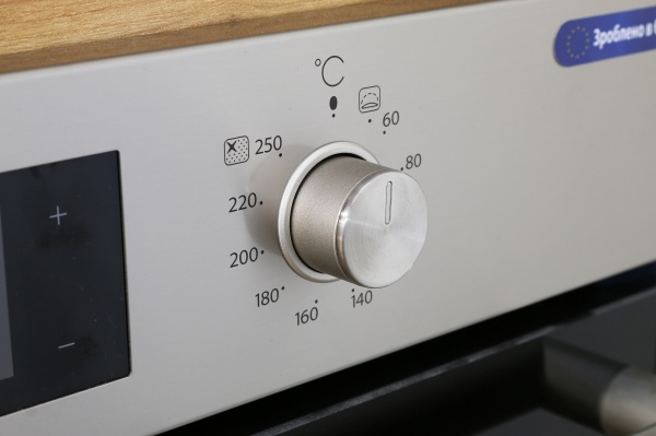 Духовой шкаф Whirlpool OAS KP8V1SW IX