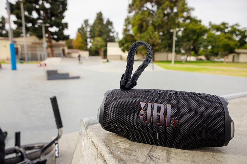 Портативна колонка JBL Charge 6 1.0 black (JBLCHARGE6BLK)