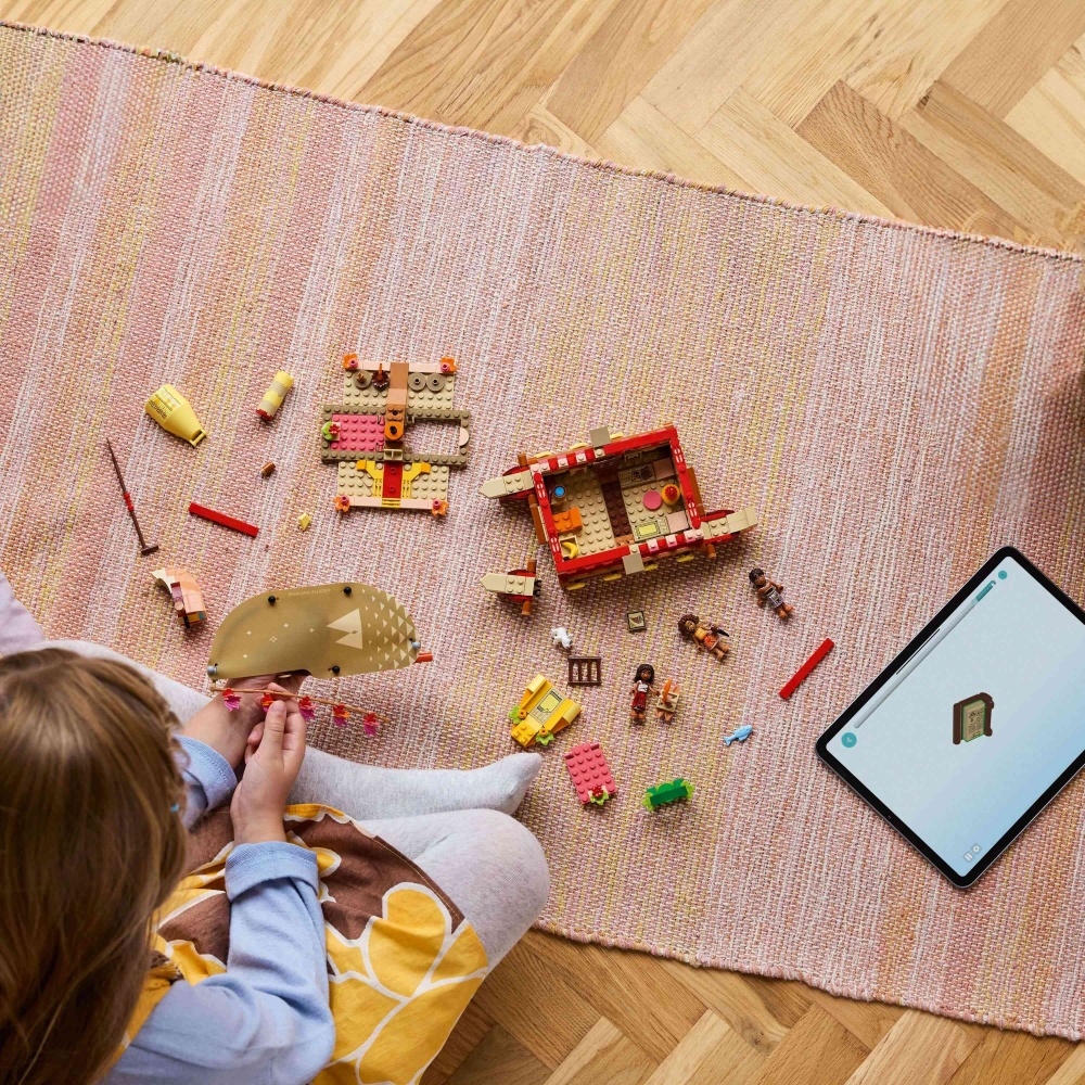 Конструктор LEGO Disney Princess Приключенческое каноэ Ваяны 43270