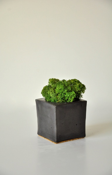 Кашпо квадратне Cube темно-сірий бетон