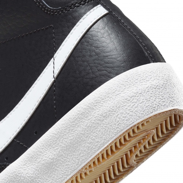 Кроссовки Nike Blazer Mid '77 DA4086-002 р.35,5 черный