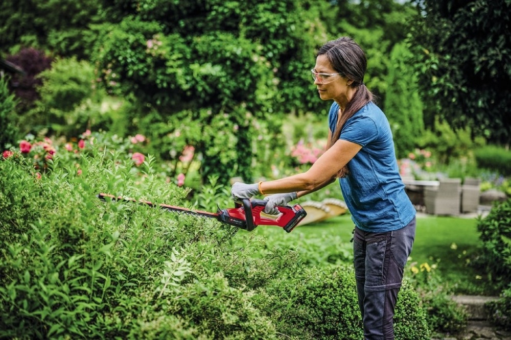 Кусторез аккумуляторный Einhell GC-CH 18/40 Li - Solo 3410940 + 4512097 аккумулятор 2,5 Ah зарядное устройство