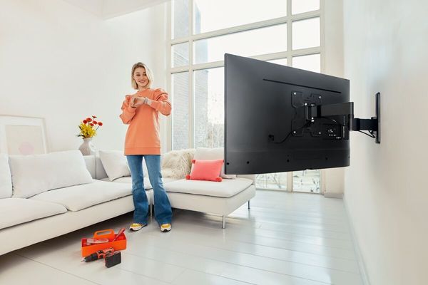 Кронштейн настінний Vogels TVM 1243 поворотно-похилі 19