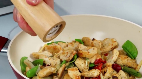 Млинок для солі та перцю Virgo Wood 14 см 658220 Tescoma