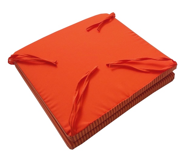 Подушка 42х84 см тексилк св.-тёмно оранжевые полосы по 5 мм 1052