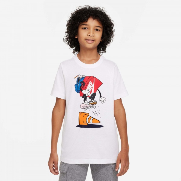 Футболка Nike TEE BOXY PATCH 2 FA22 DR9724-100 р.XL білий