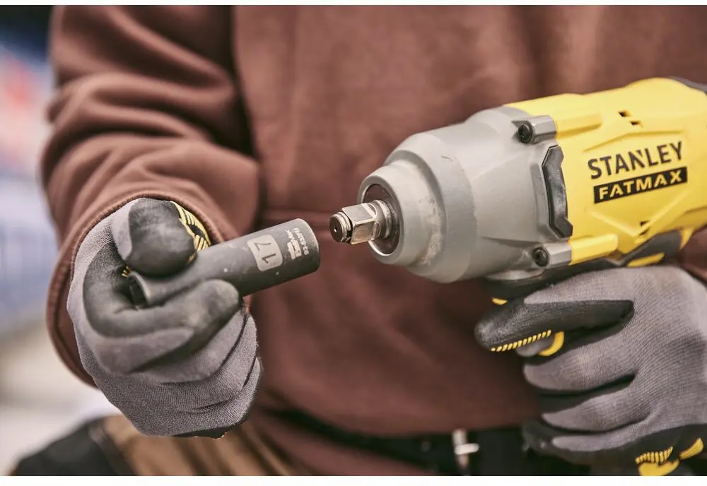 Гайковерт ударний акумуляторний Stanley FatMax SFMCF940M1