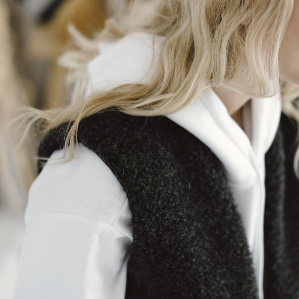 Жилет Flokati Coral р. M/L чорний