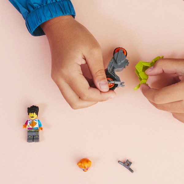 Конструктор LEGO City Каскадерський мотоцикл ведмедя 60356