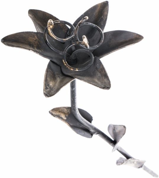 Цветок лилия со стеблем