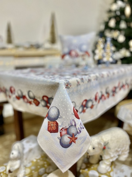 Скатерть Цветочное Рождество 137x180 см Limaso 