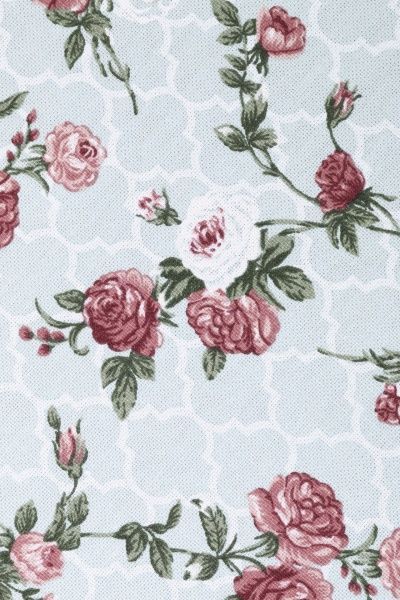 Скатерть Romantic Маленькие розы 136x220 см зеленый с рисунком La Nuit 