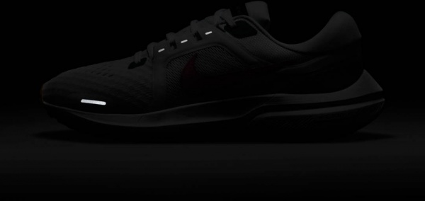 Кроссовки Nike AIR ZOOM VOMERO 16 DA7698-104 р.40 белый