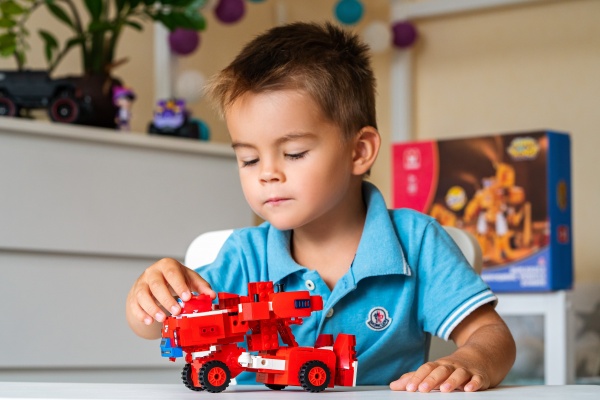 Фигурка-конструктор Super Wings Small Blocks 2-in-1 Buildable Transforming Vehicle Jett Джетт EU385005 