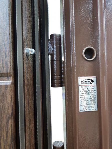 Дверь входная Булат Гарант гладкая 156 Уличная дуб темный 2050x850мм левая