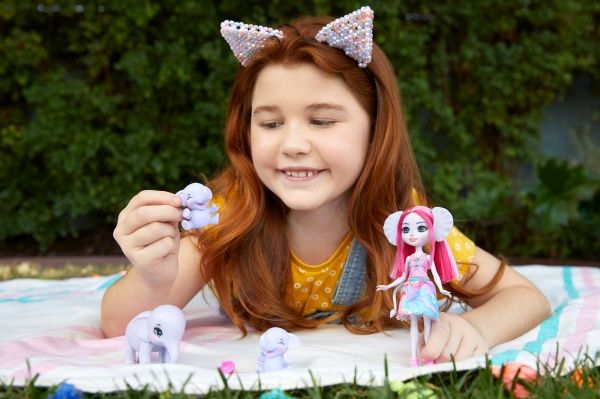 Кукольный набор Enchantimals Семья Слоненка Эсмеральды