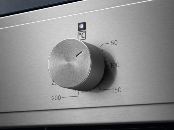 Духовой шкаф Electrolux EOF3H00BX