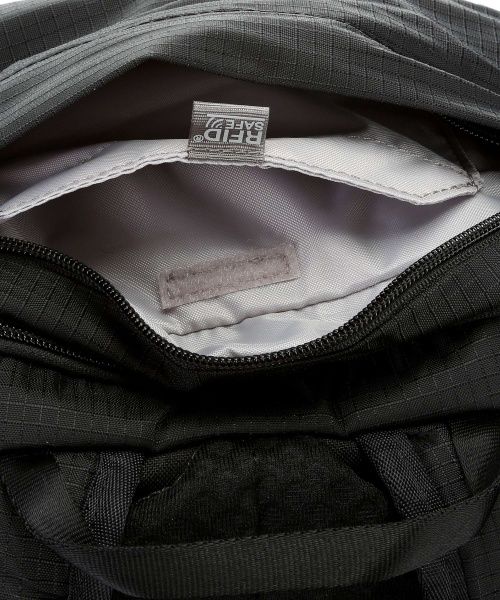 Рюкзак Pacsafe Vibe 28 15.6