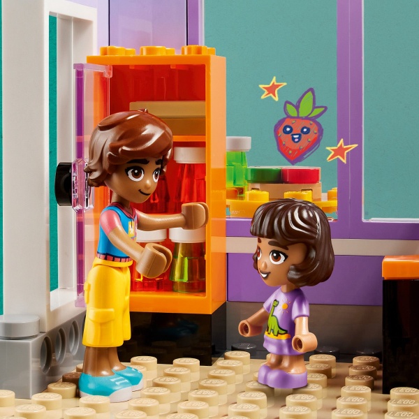 Конструктор LEGO Friends Хартлейк-Сити. Общественная кухня 41747