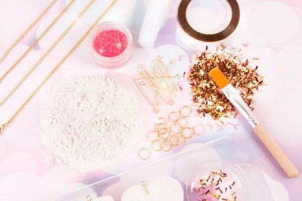 Набір Make it Real для створення прикрас «Блискучі кулони» MR1308