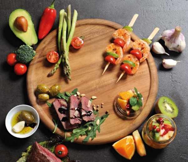 Доска кухонная с желобом Ø25х1,5 см береза Kesper