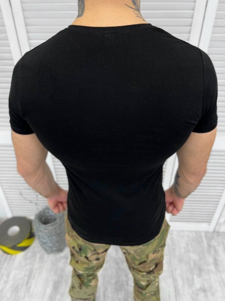 Футболка LOGOS с вышивкой Золотой Герб 04-09-00-0014 р.L 601 Черная