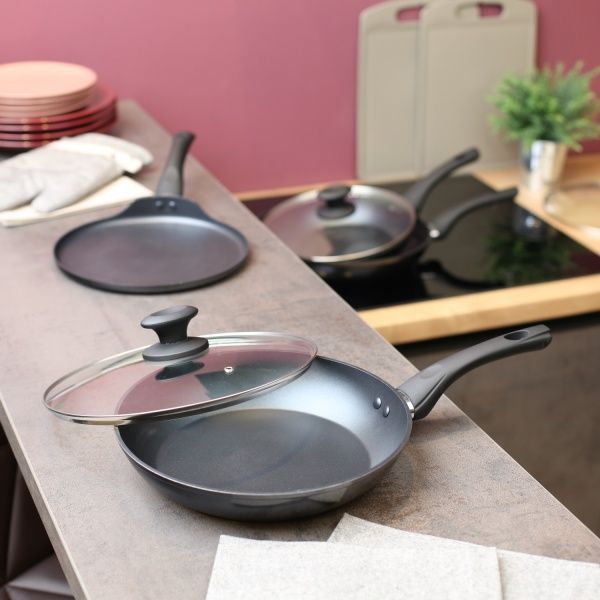 Сковорода для млинців Home Line 24 см 88378-24P Lessner