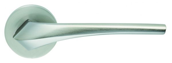 Ручка на розетке Ilavio 2391 без запирания матовый хром