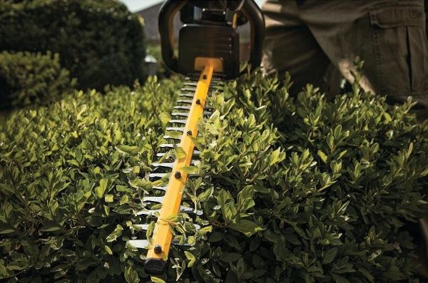 Кущоріз акумуляторний DeWalt DCM563P1