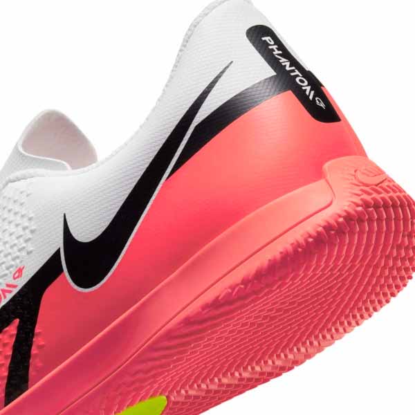 Футзальная обувь Nike Phantom GT2 Club IC DC0829-167 р.US 10,5 белый