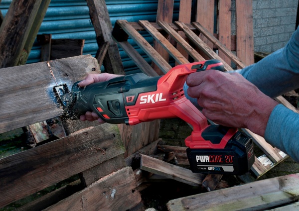 Пила сабельная SKIL XP SW1E3480CB