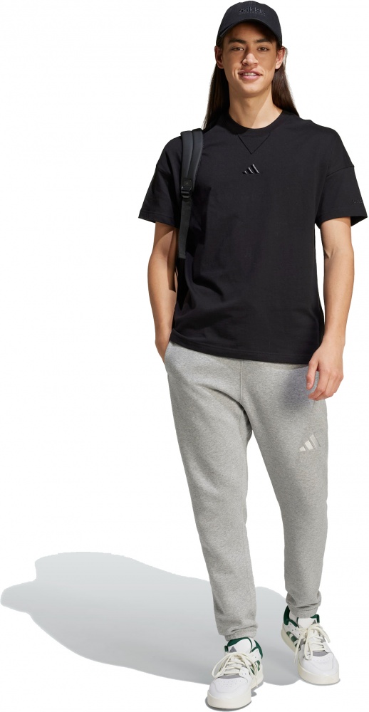 Футболка Adidas M A SZN T IY4150 р.XL черный