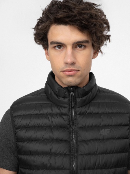 Жилет 4F JACKET KUMP001 H4Z22-KUMP001-20S р.L чорний