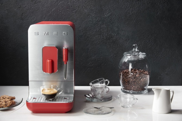 Кавомашина Smeg BCC02RDMEU 