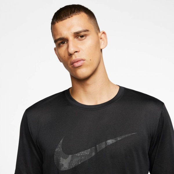 Футболка Nike M NK DRY LEG TEE SWOOSH CAMO CK4250-010 р.XL чорний